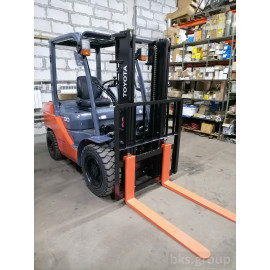 Вилочный погрузчик Toyota 3т