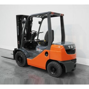 Вилочный погрузчик Toyota FDF25