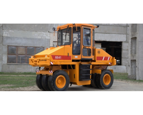 Каток статический пневмошинный самоходный АМКОДОР 6641