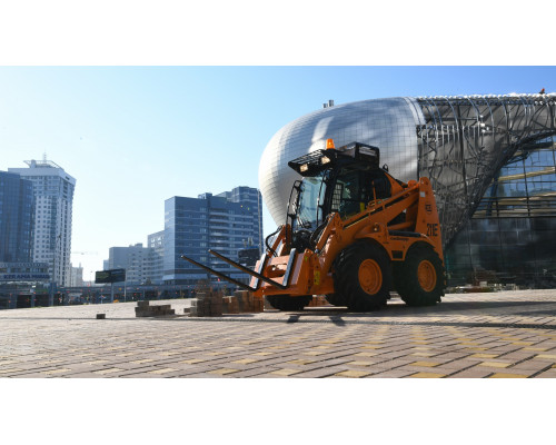 Универсальные погрузчики с бортовым поворотом АМКОДОР 211E, 211Е-01, 211Е-02