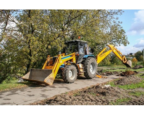 Экскаватор-погрузчик АМКОДОР 702ЕА